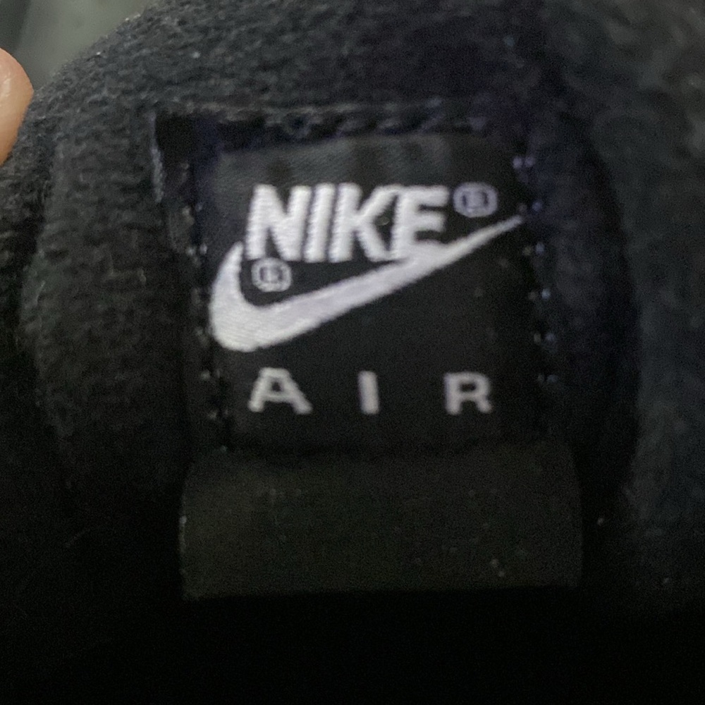 Nike Air Size 7Y black, gray and white.  Used but good condition.  Leather - Picture 4 of 6